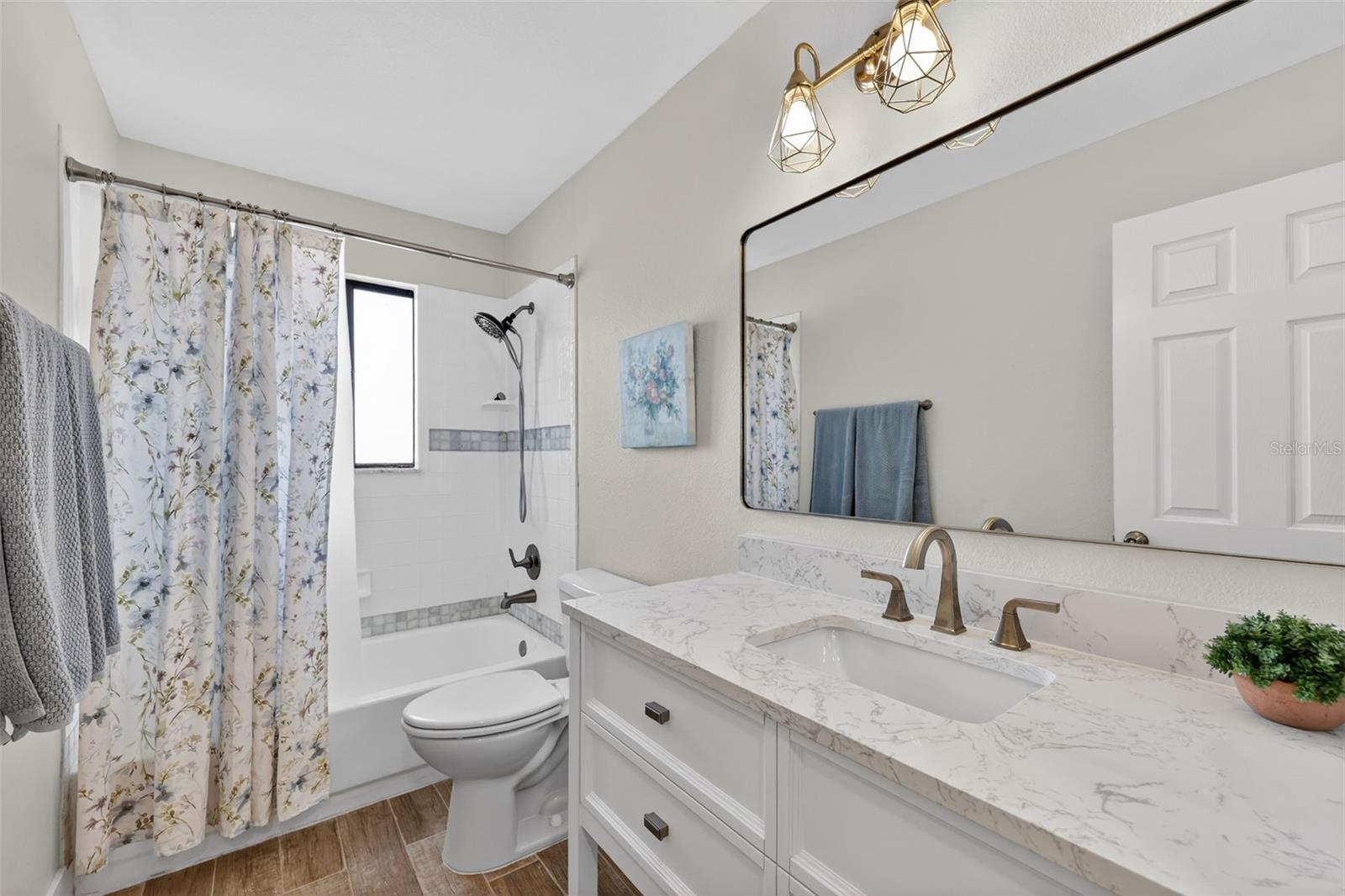 WALDEN LAKE / PADDOCKS - Residential