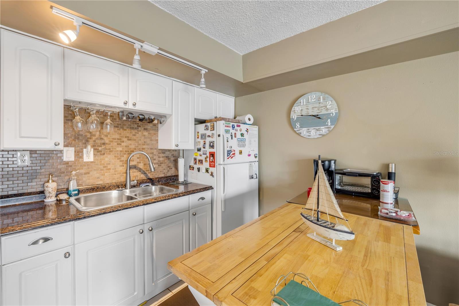 MARINERS COVE CONDO - Residential