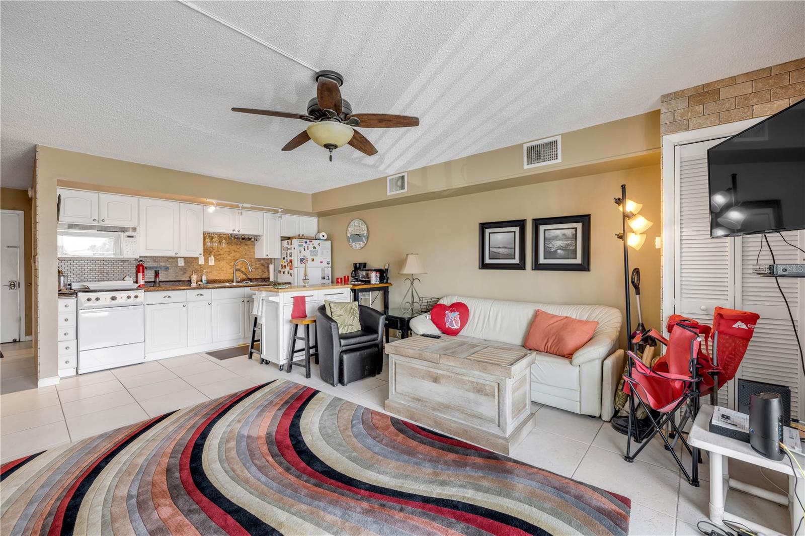 MARINERS COVE CONDO - Residential