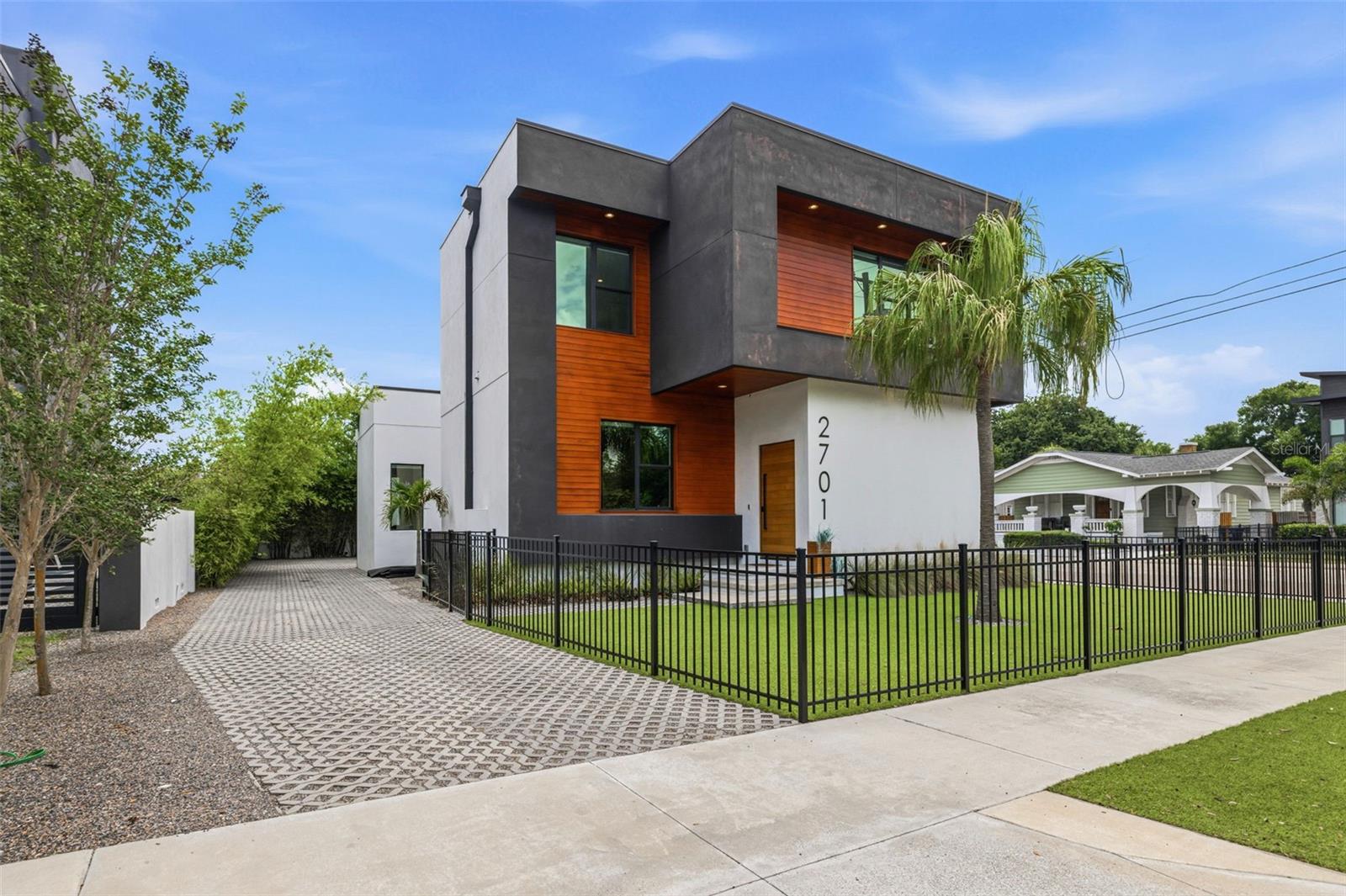 2701 N POPLAR AVENUE