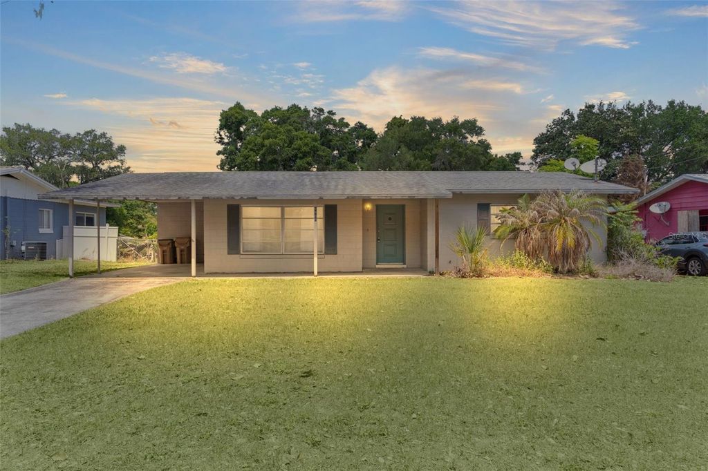 Photo of 6908 Fern Circle, Leesburg, FL 34748 (MLS # G5111808)