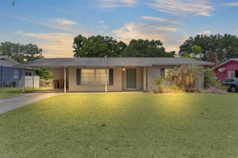 Photo of 6908 Fern Circle, Leesburg, FL 34748 (MLS # G5111808)