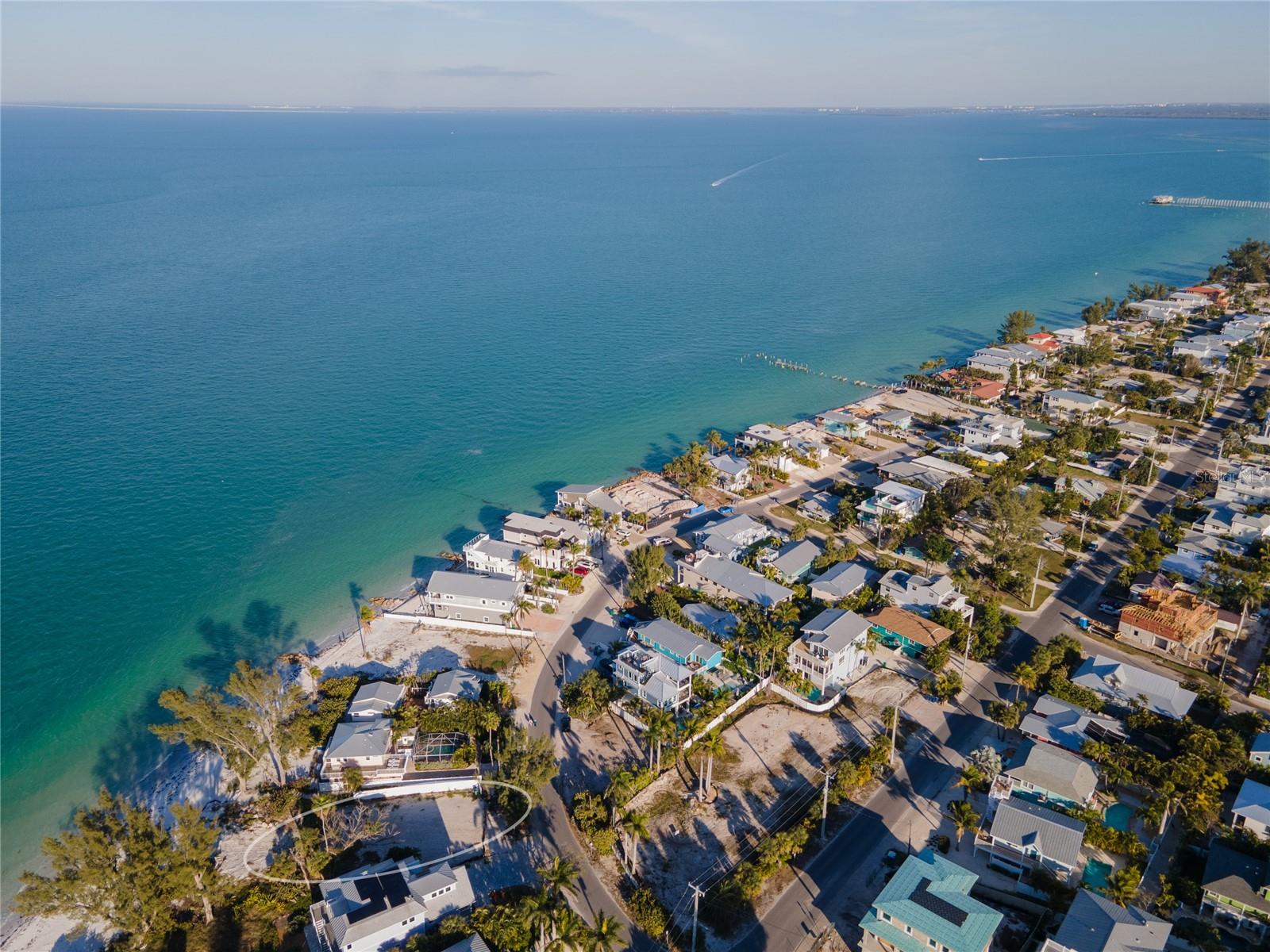 831 N NORTH SHORE DRIVE