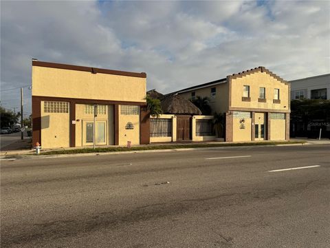 Photo of 1001 Manatee Avenue E, Bradenton, FL 34208 (MLS # TB8460670)