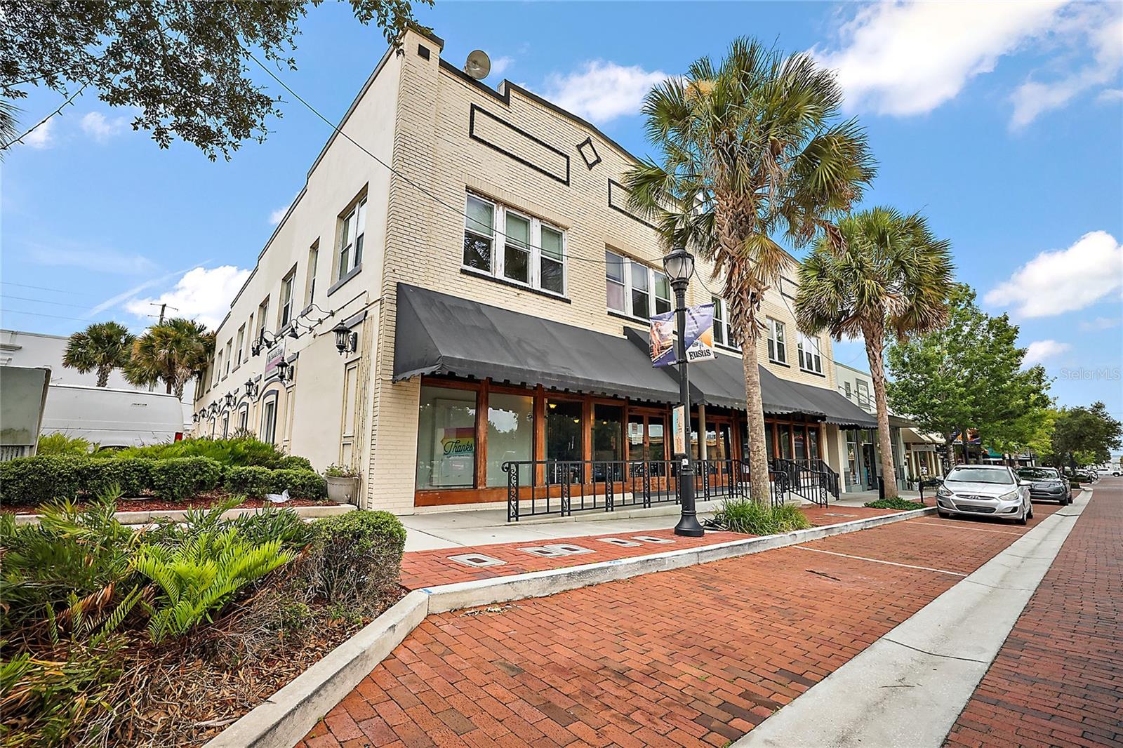 128 E MAGNOLIA AVENUE