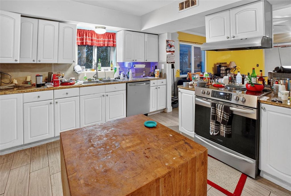 Photo of 7800 11th Street N, St Petersburg, FL 33702 (MLS # TB8452087)