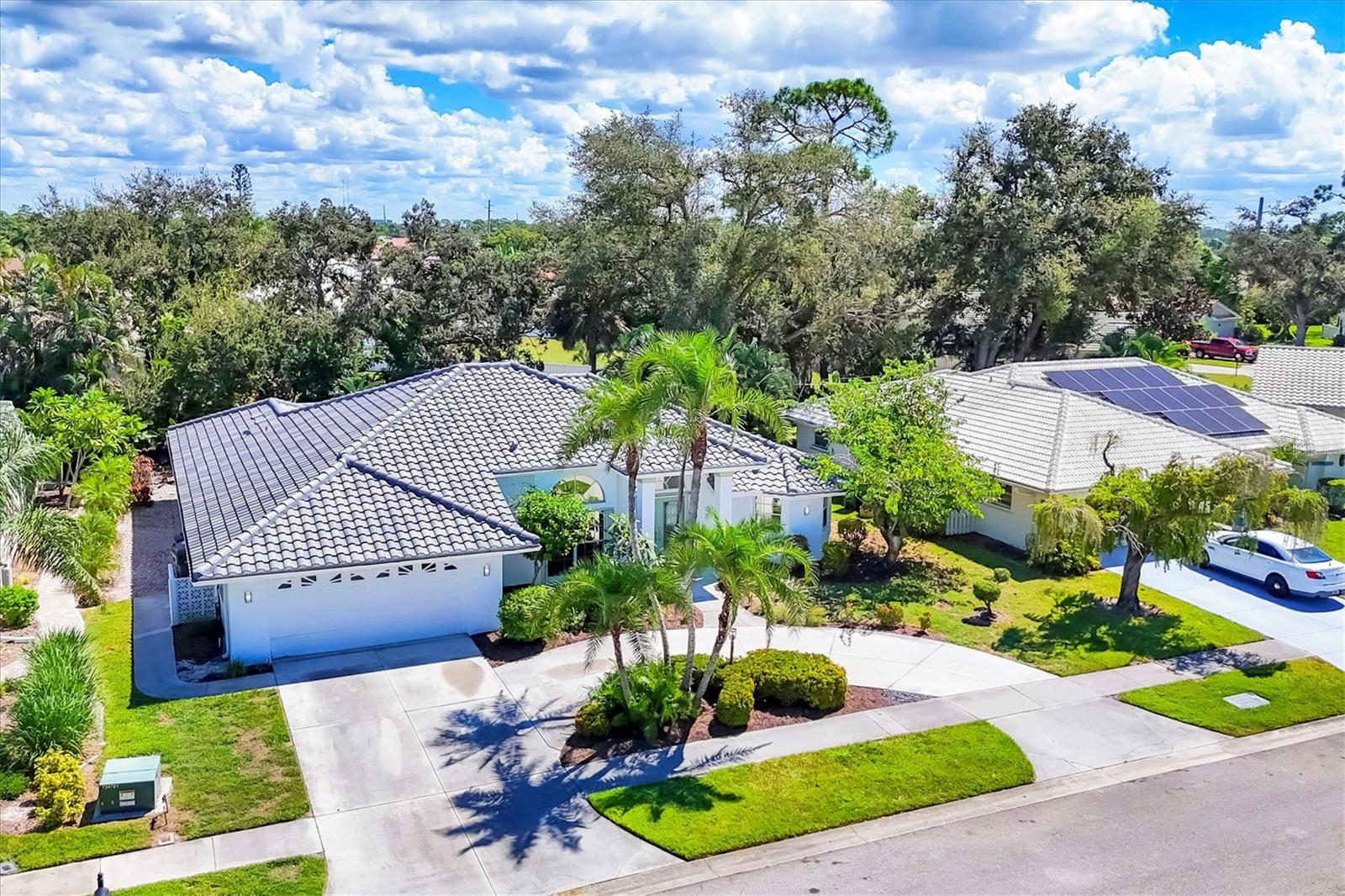 LAUREL WOODLANDS - Residential