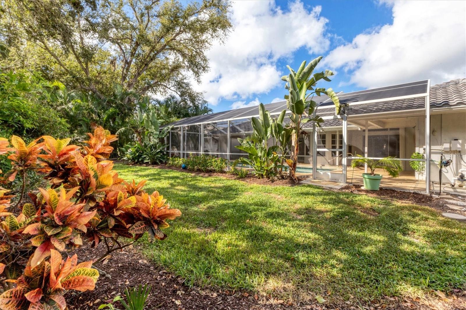 LAUREL WOODLANDS - Residential