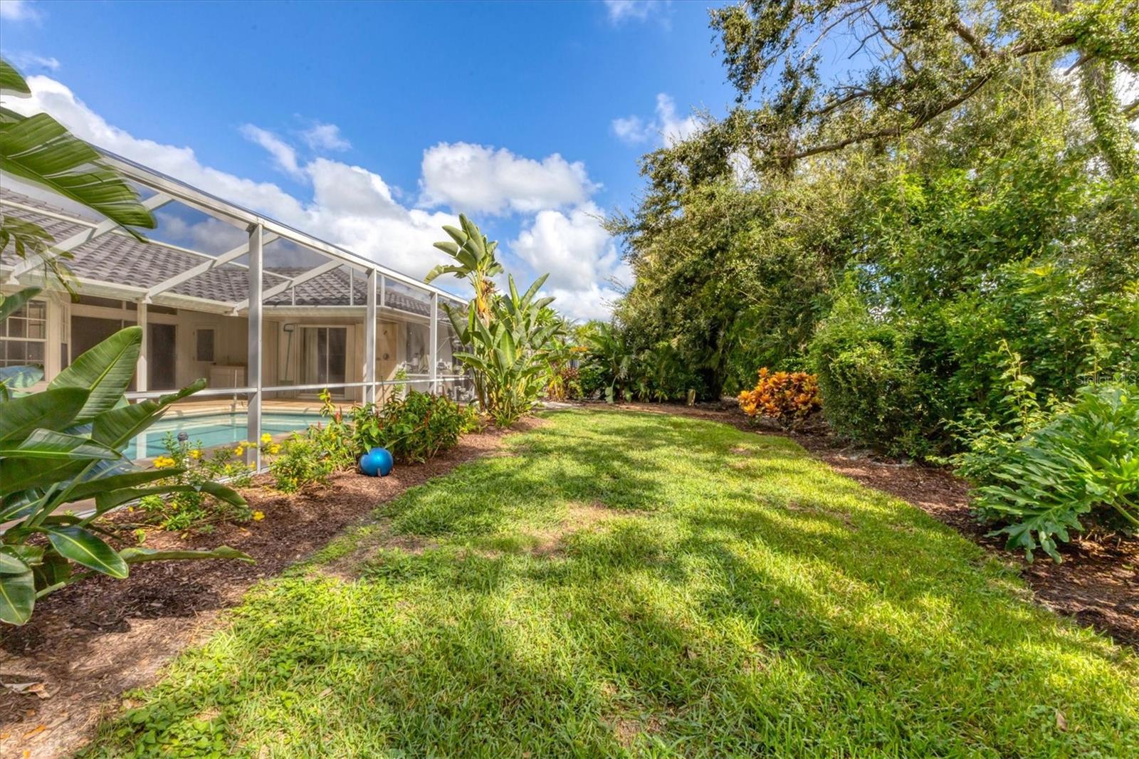 LAUREL WOODLANDS - Residential