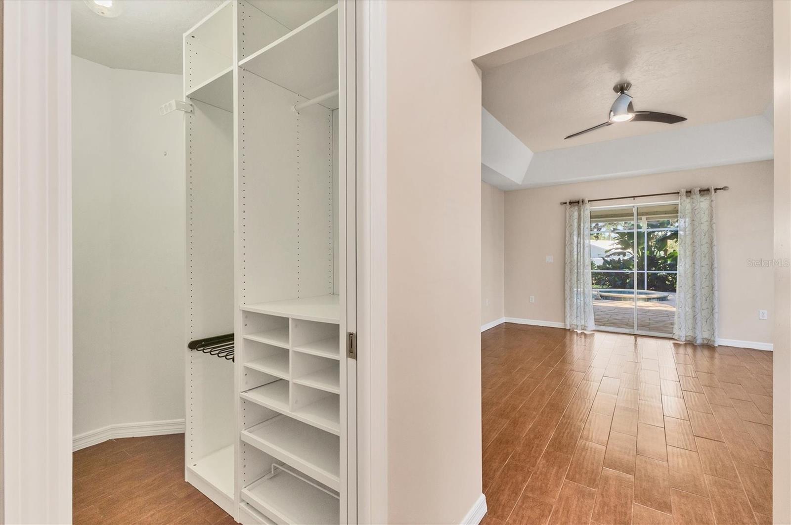 LAUREL WOODLANDS - Residential