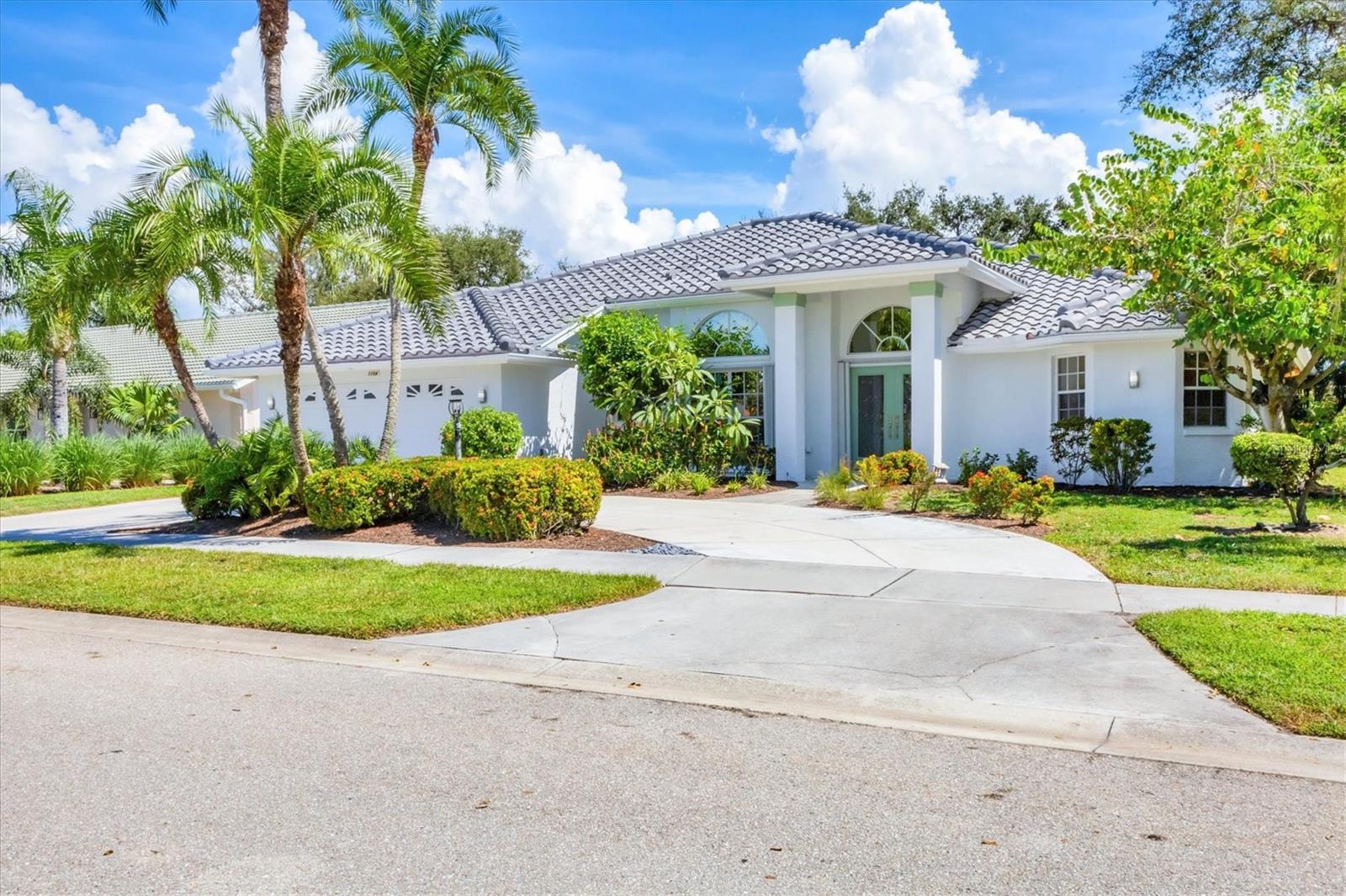 LAUREL WOODLANDS - Residential