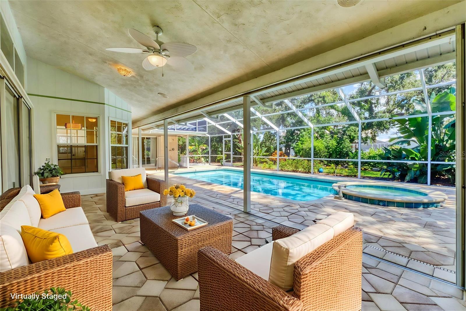 LAUREL WOODLANDS - Residential