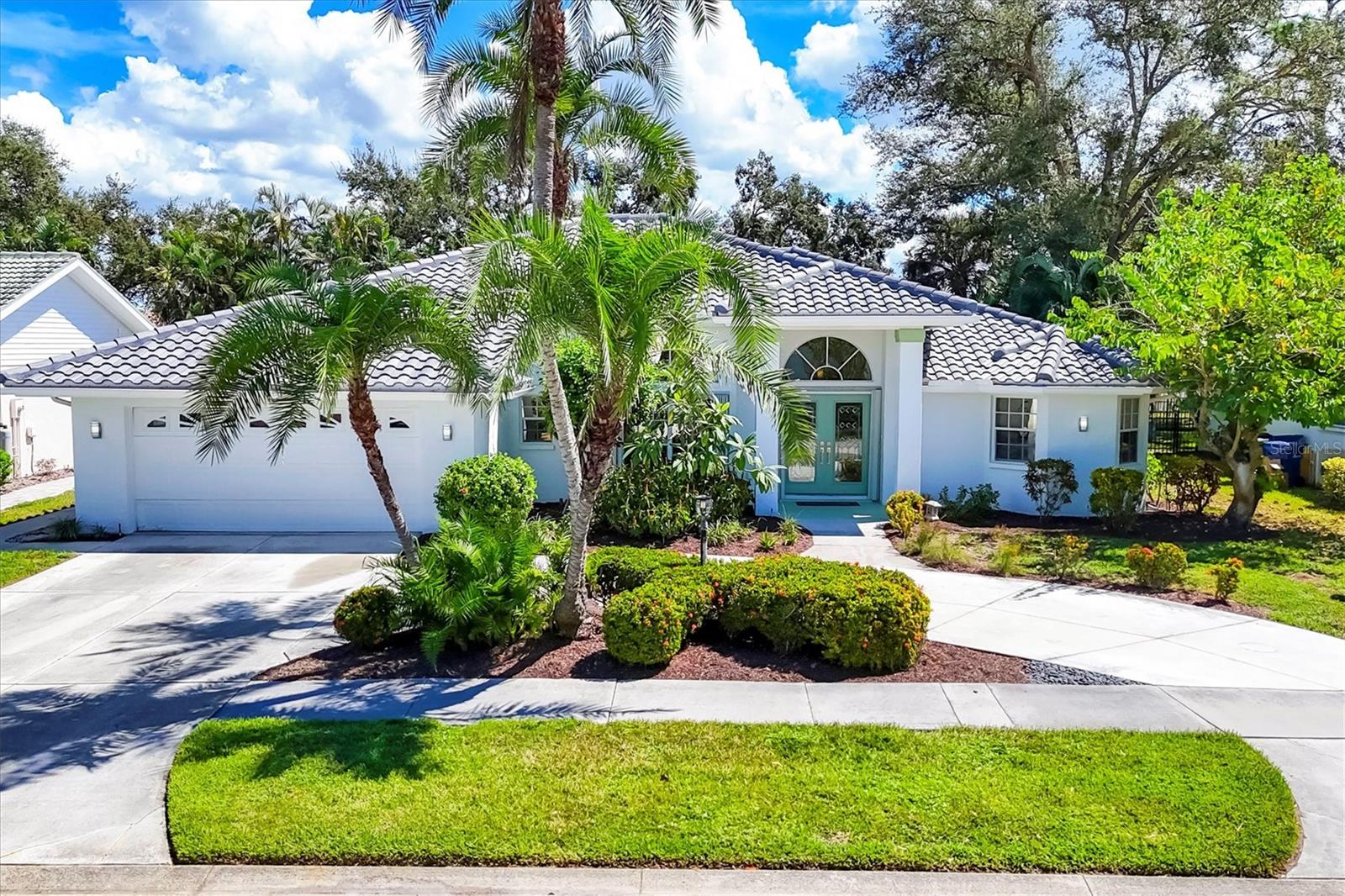 LAUREL WOODLANDS - Residential