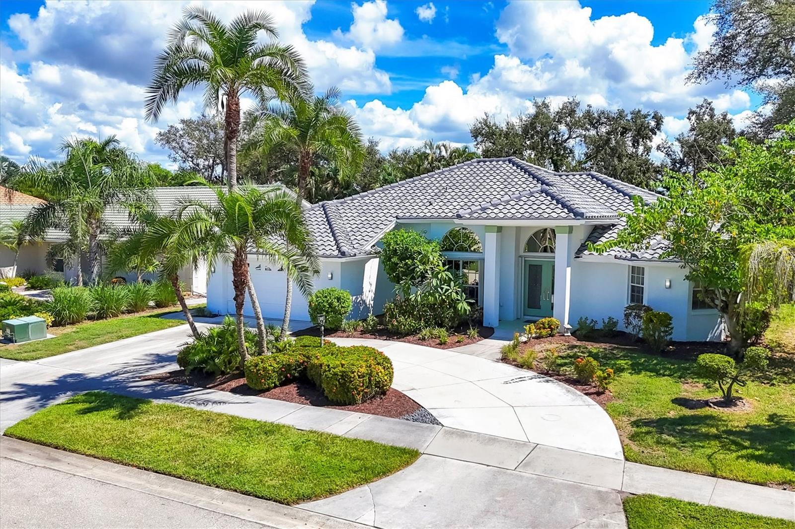 LAUREL WOODLANDS - Residential