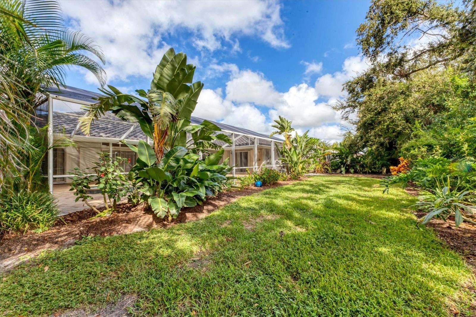 LAUREL WOODLANDS - Residential