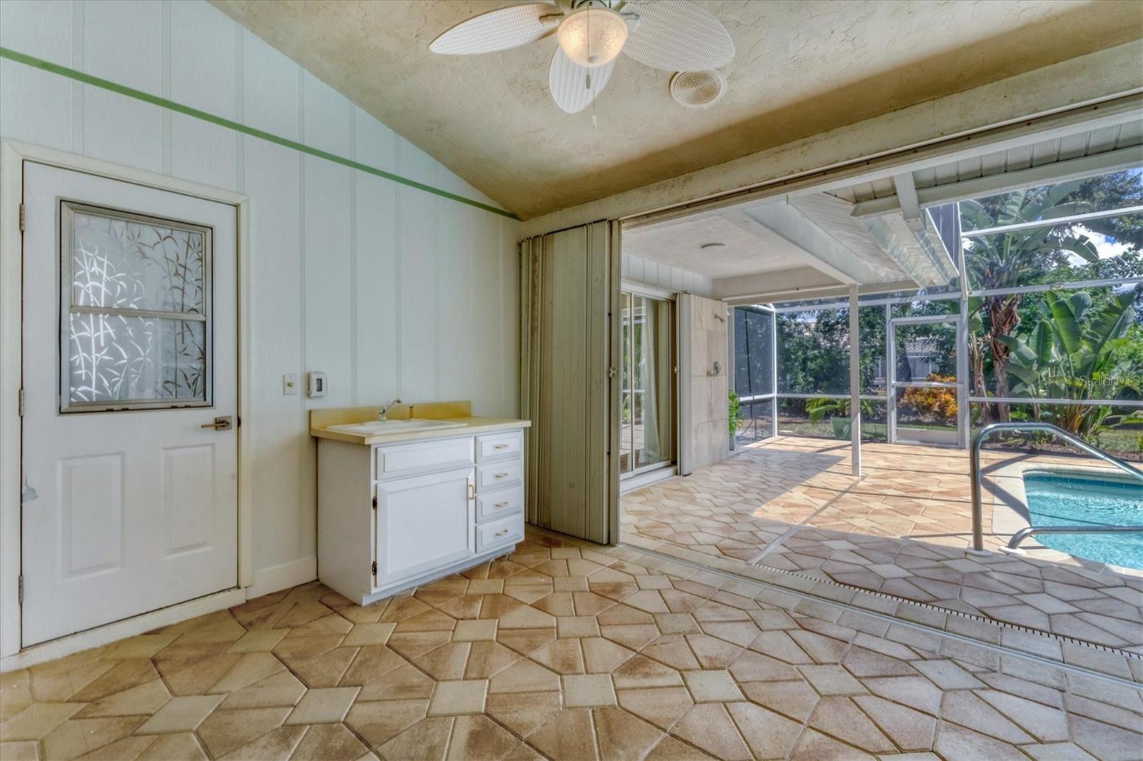 LAUREL WOODLANDS - Residential