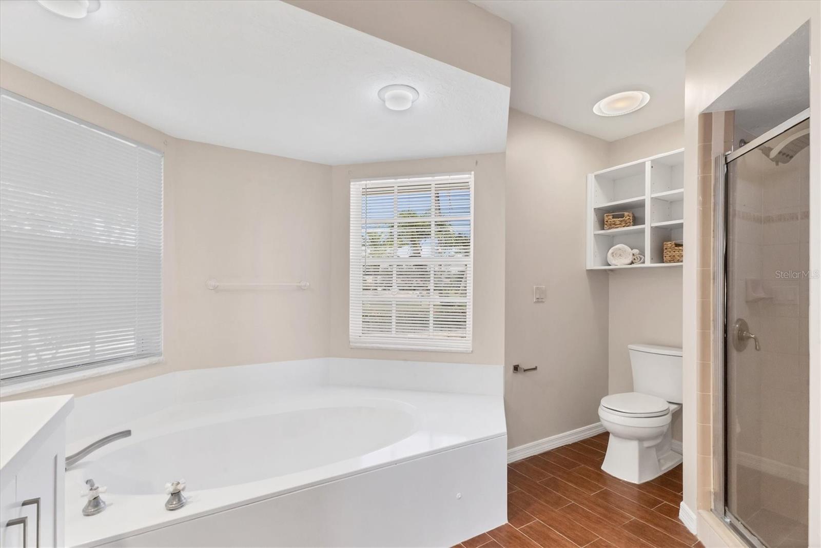 LAUREL WOODLANDS - Residential