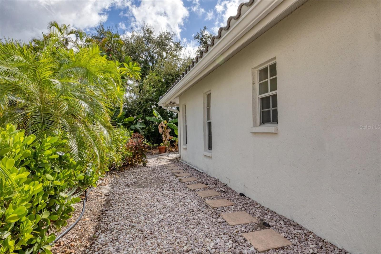 LAUREL WOODLANDS - Residential