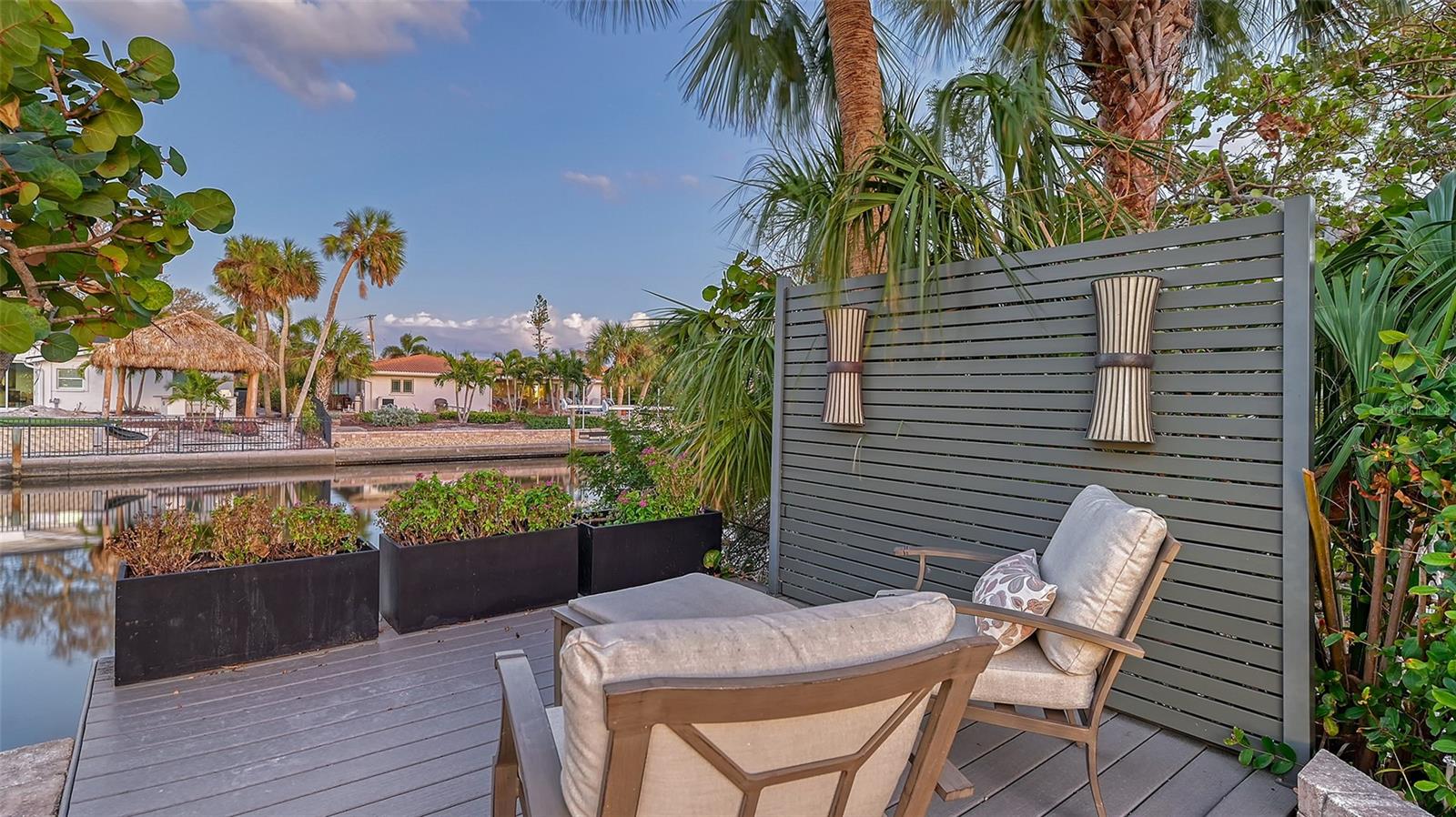 SARA SANDS - Residential