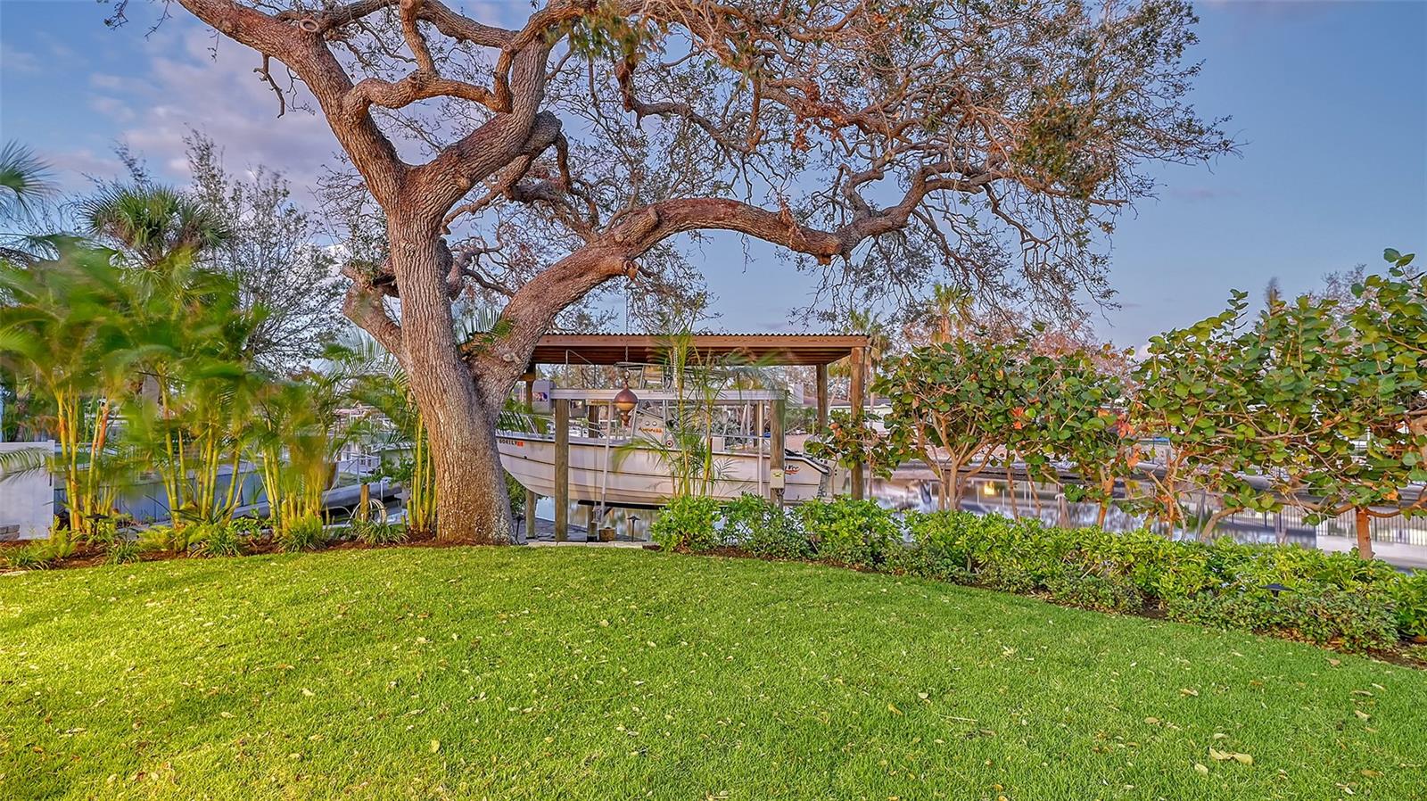 SARA SANDS - Residential