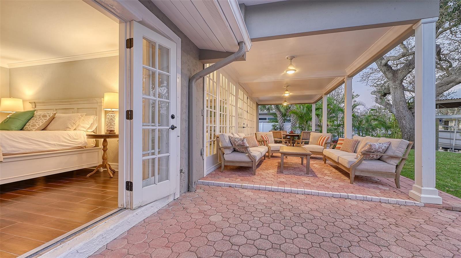 SARA SANDS - Residential