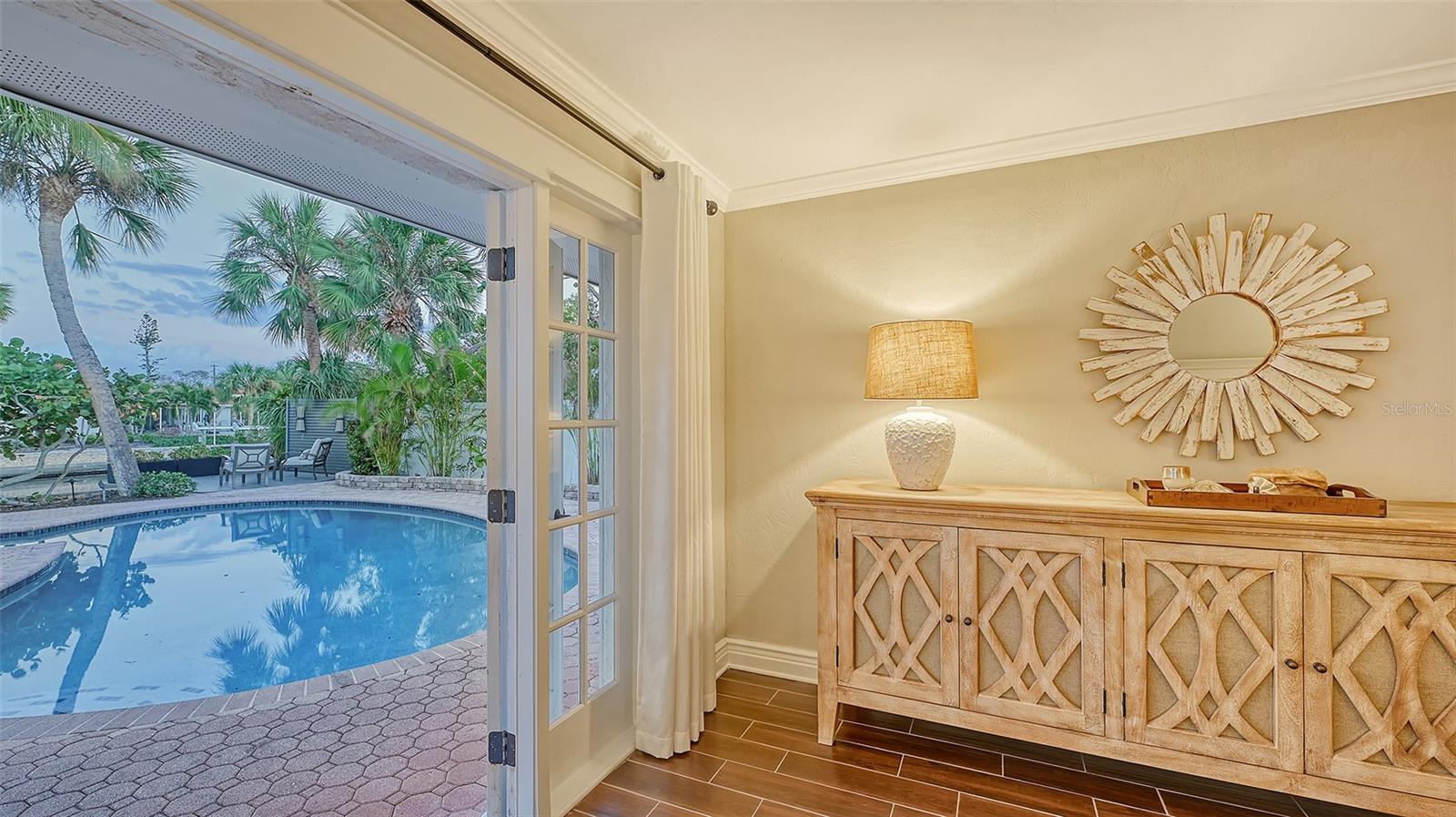 SARA SANDS - Residential