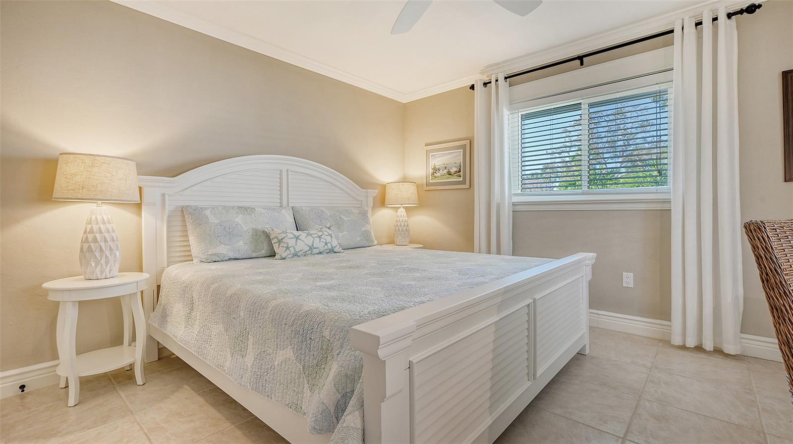 SARA SANDS - Residential