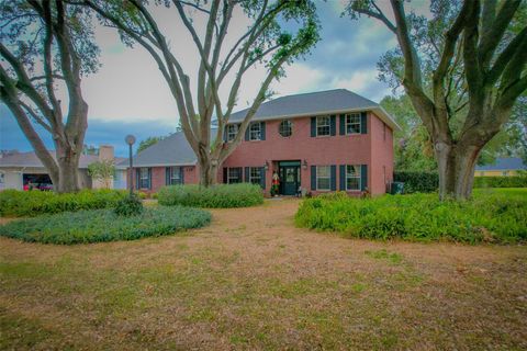 A home in AUBURNDALE