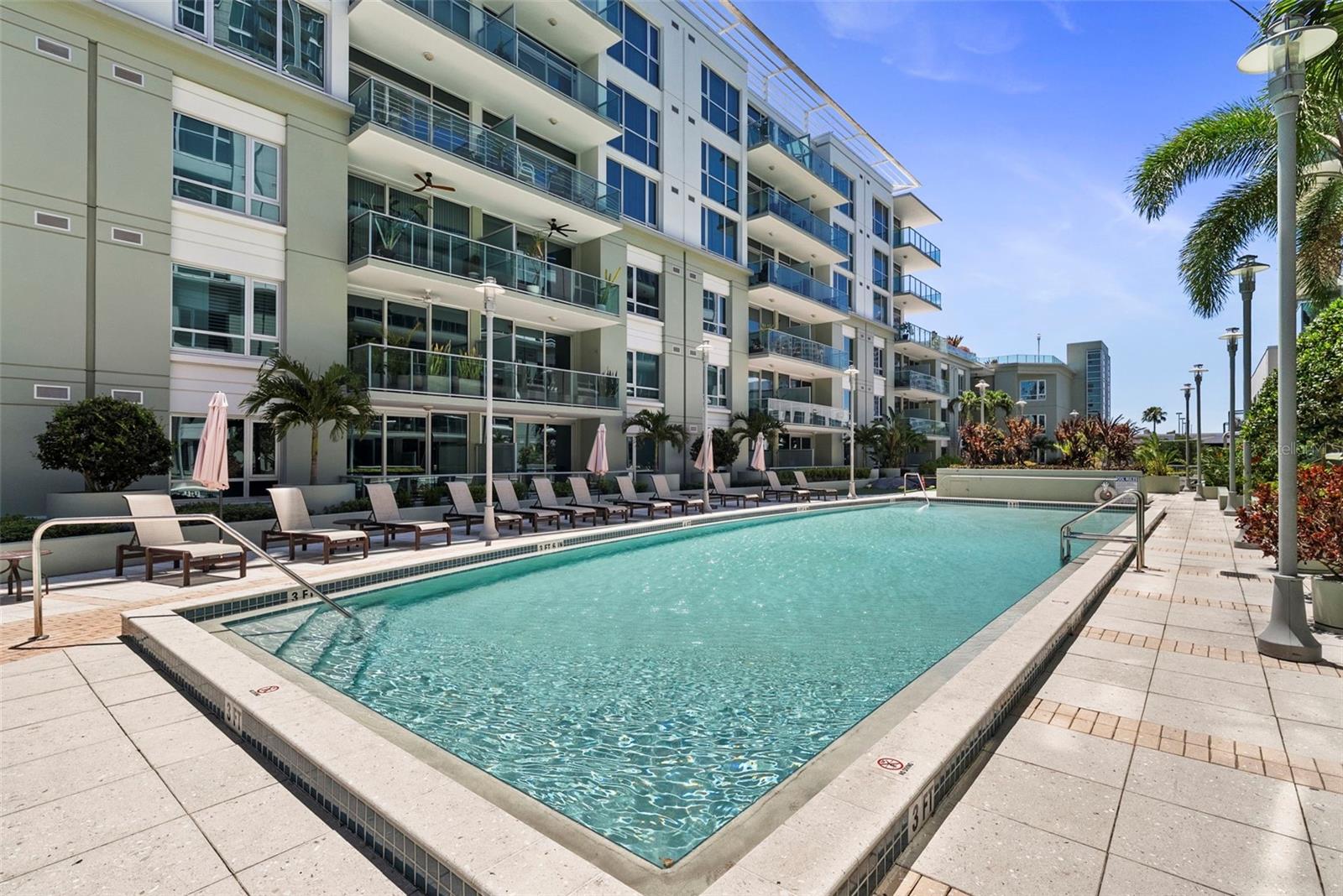 THE PLACE AT CHANNELSIDE A CON - Residential