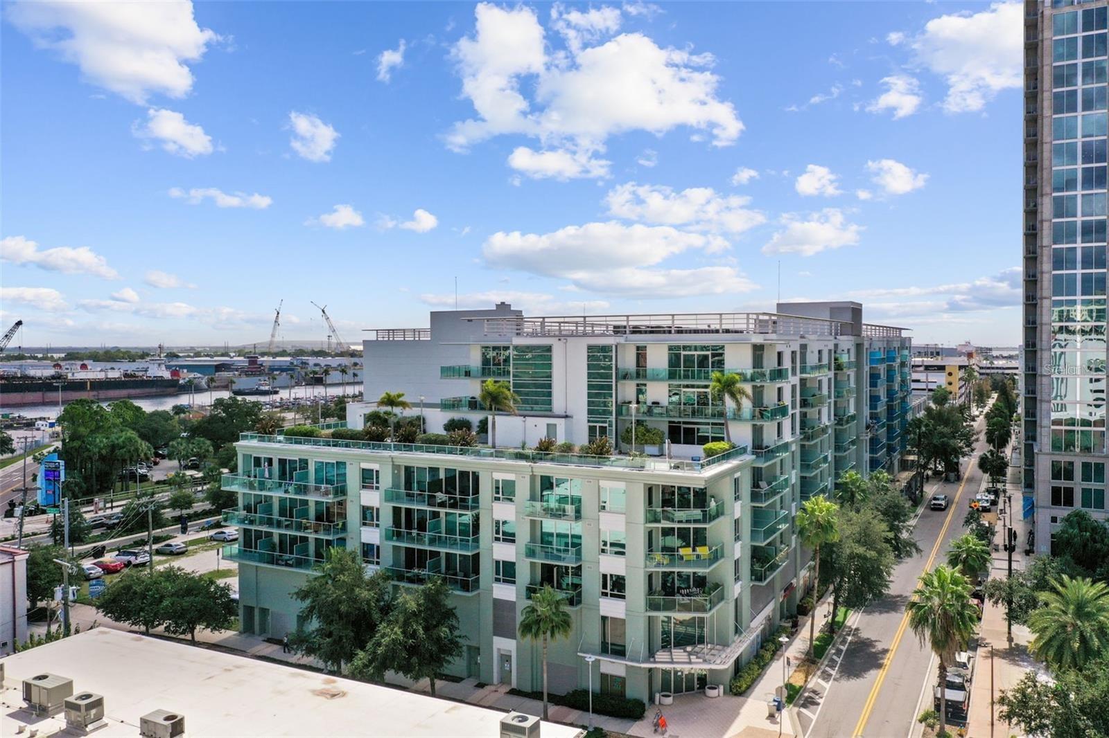 THE PLACE AT CHANNELSIDE A CON - Residential