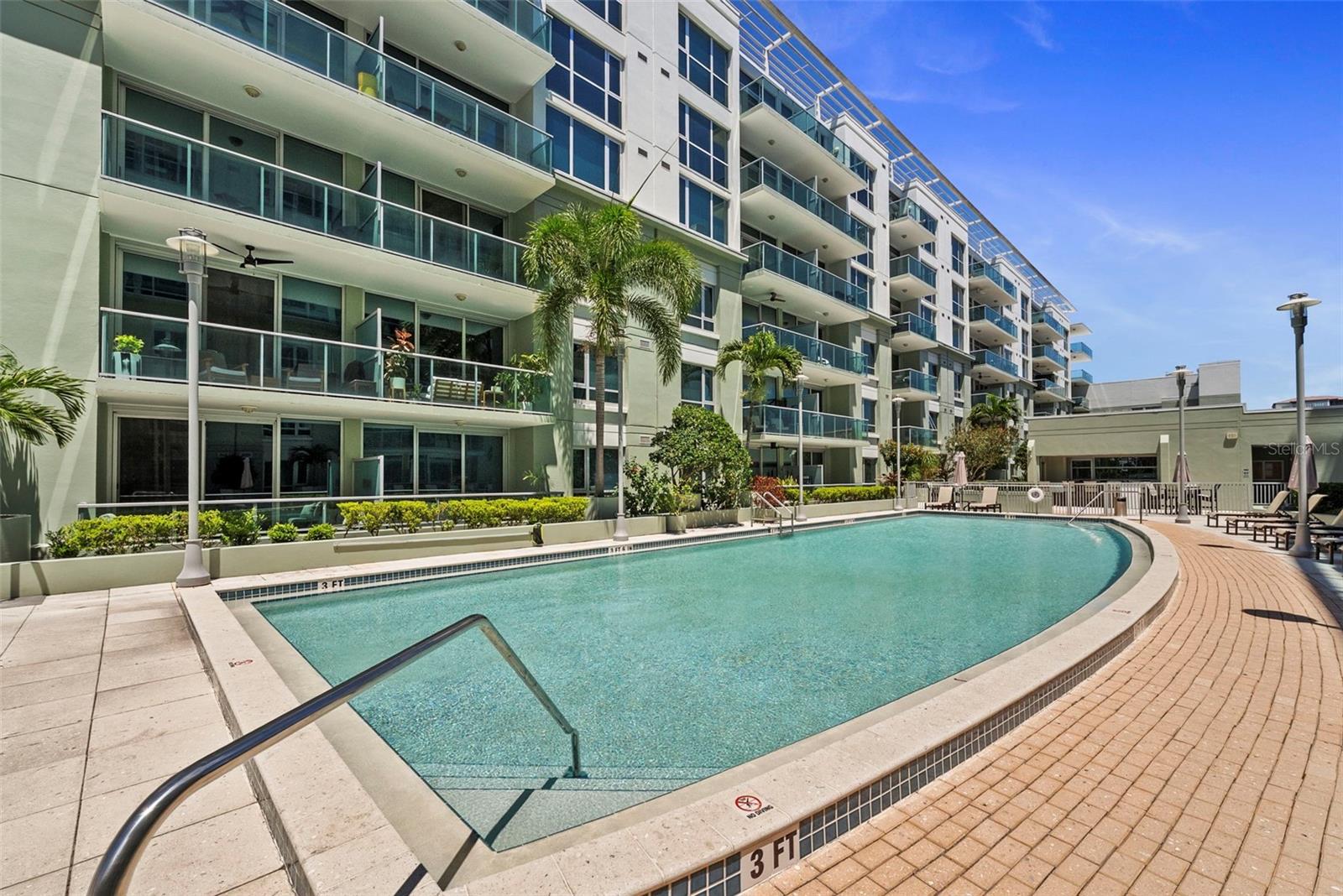 THE PLACE AT CHANNELSIDE A CON - Residential
