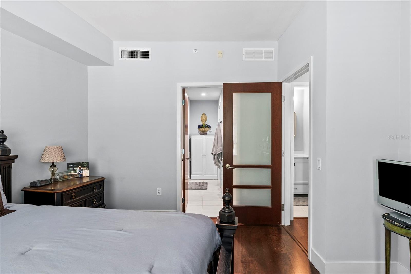 THE PLACE AT CHANNELSIDE A CON - Residential