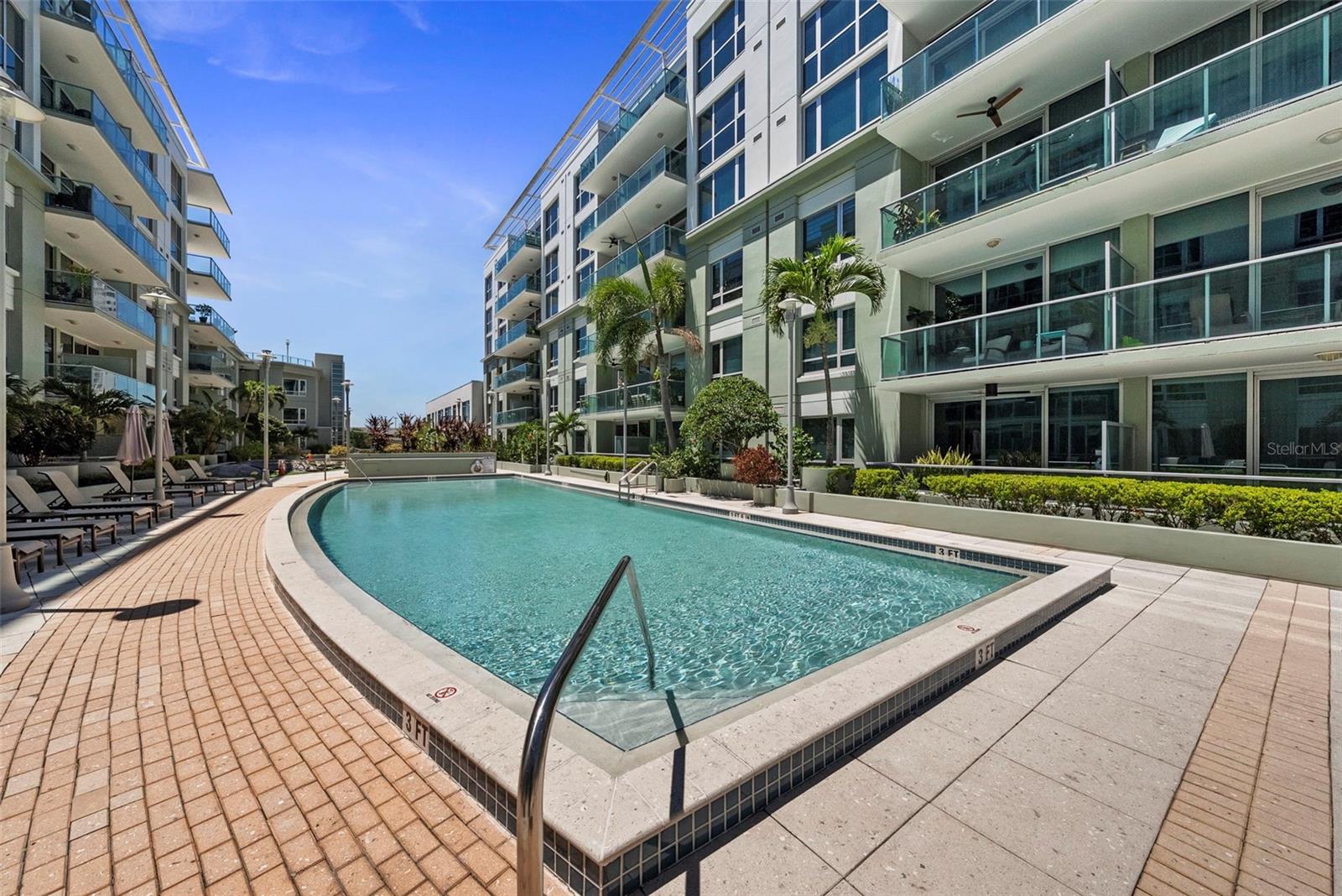 THE PLACE AT CHANNELSIDE A CON - Residential
