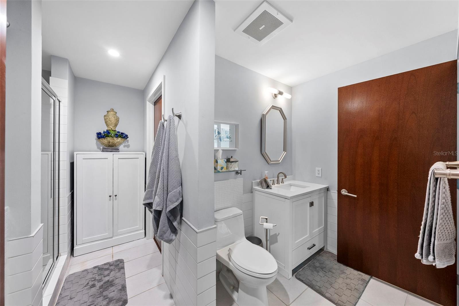 THE PLACE AT CHANNELSIDE A CON - Residential