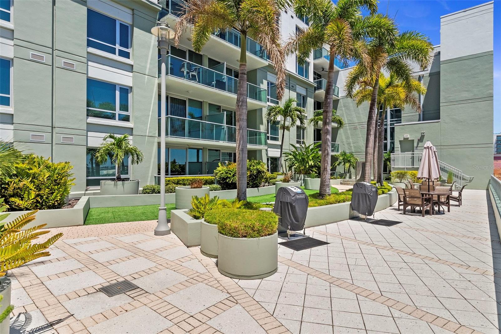 THE PLACE AT CHANNELSIDE A CON - Residential
