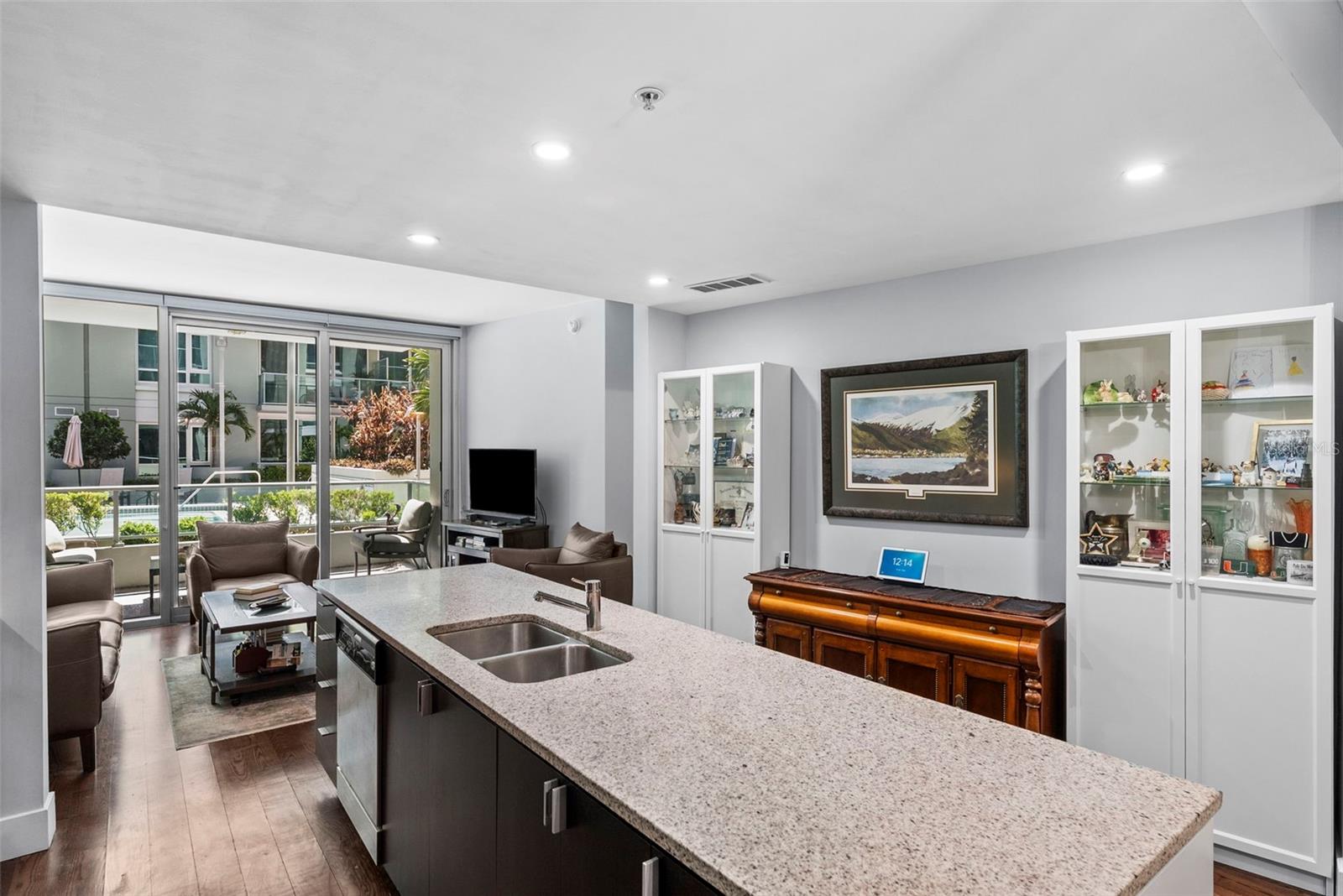 THE PLACE AT CHANNELSIDE A CON - Residential