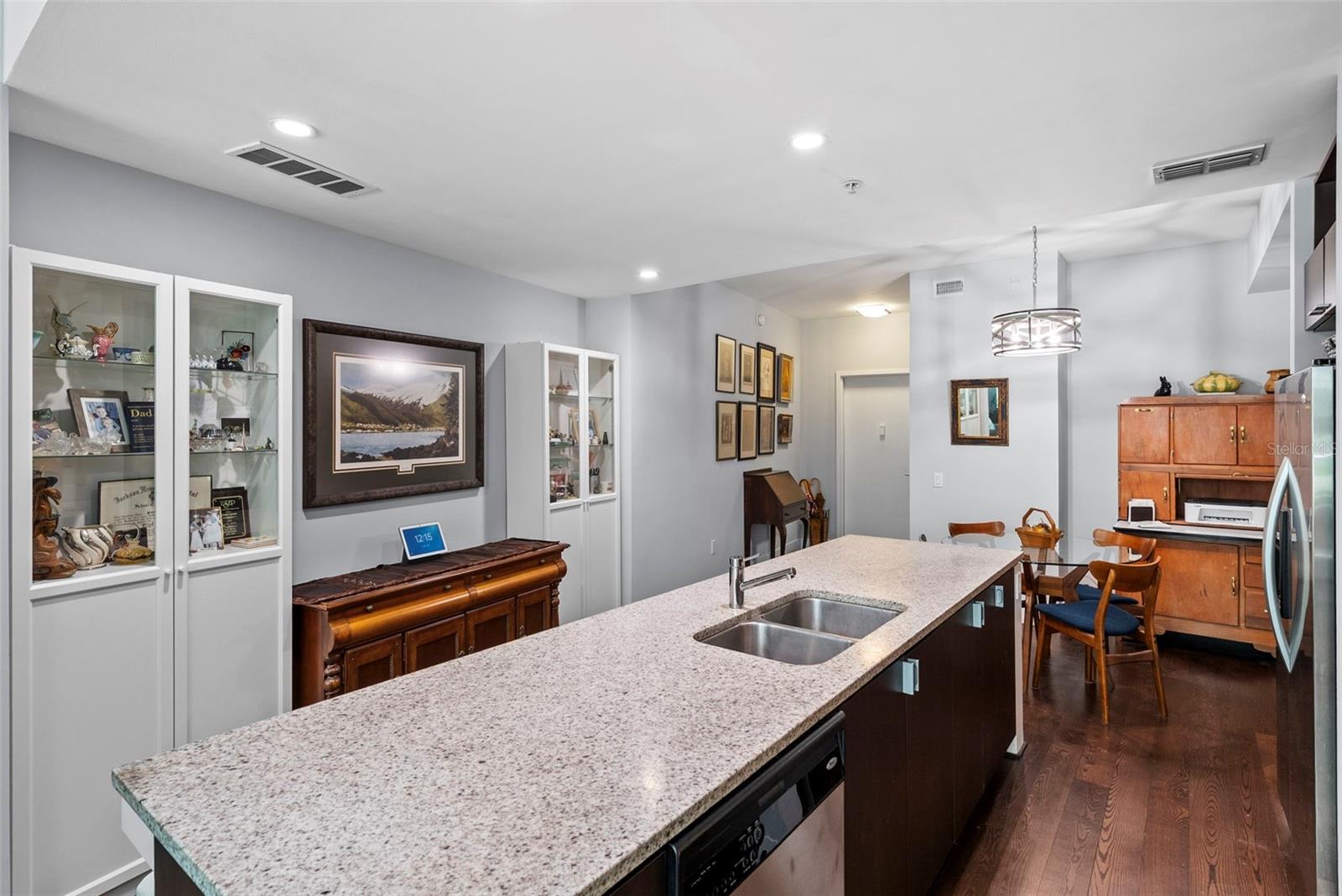 THE PLACE AT CHANNELSIDE A CON - Residential