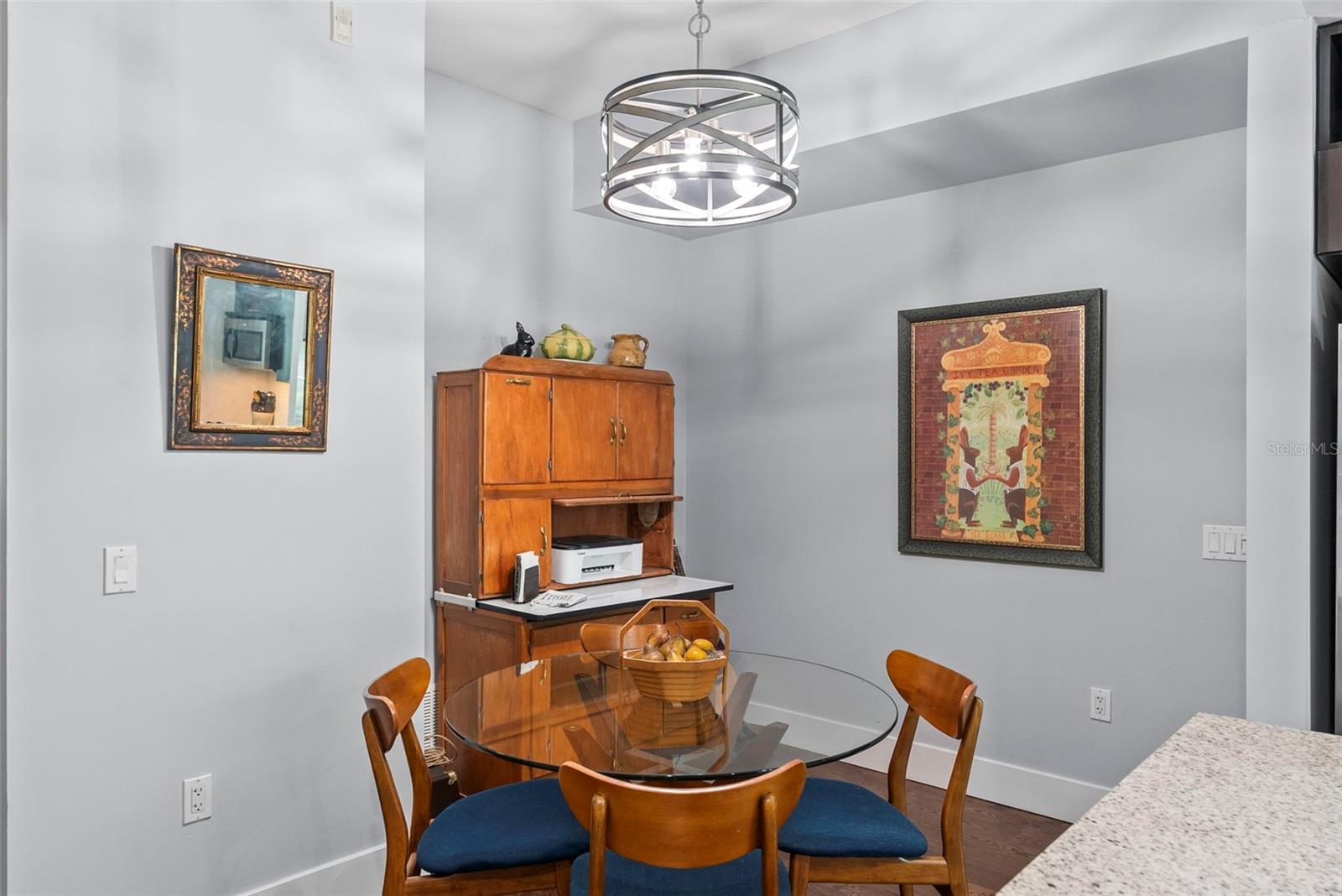 THE PLACE AT CHANNELSIDE A CON - Residential