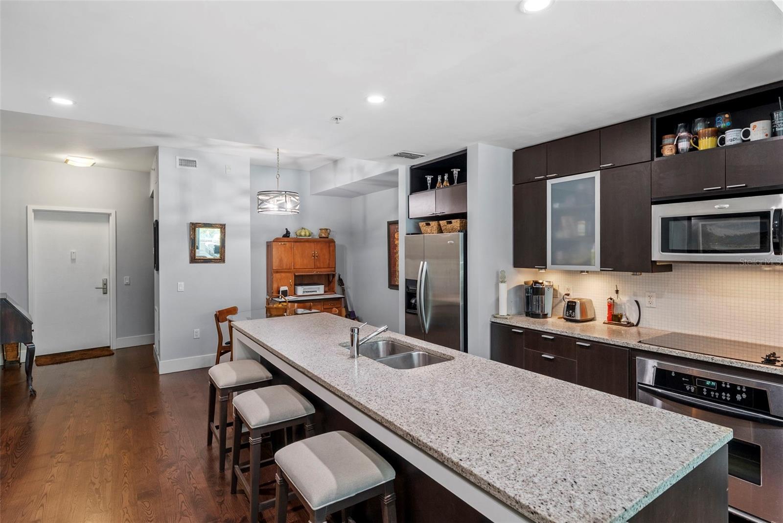 THE PLACE AT CHANNELSIDE A CON - Residential