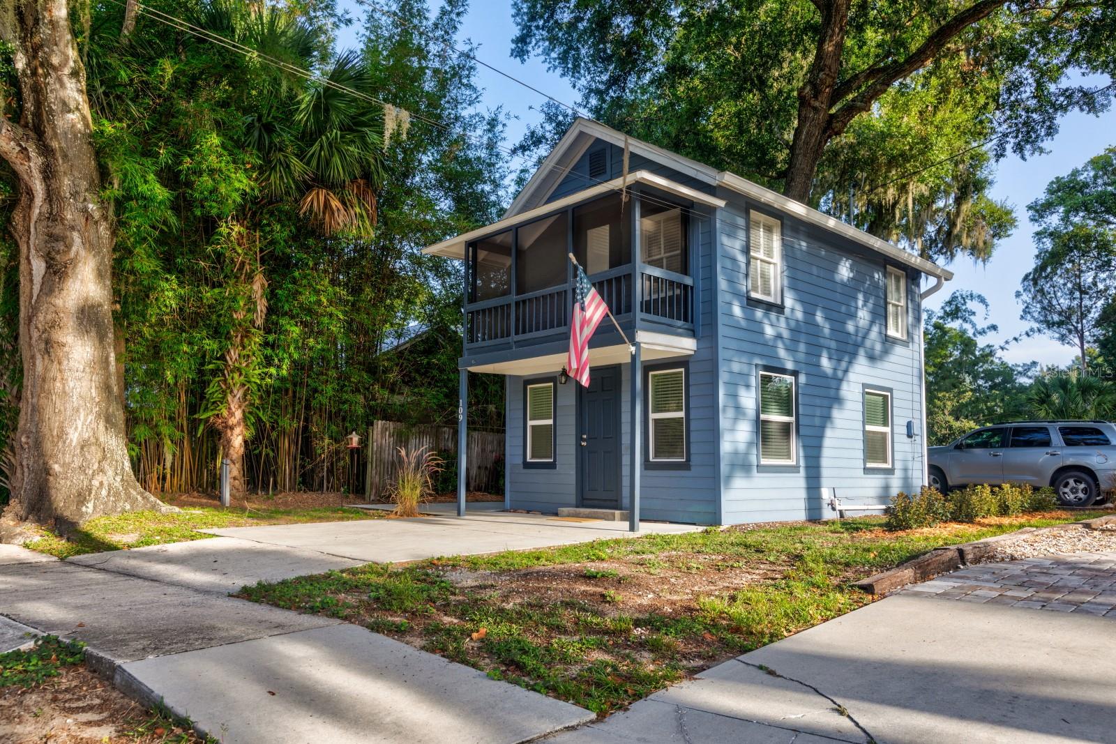 Adorable Mount Dora Dollhouse! Short sidewalk stroll down treelined streets to the heart of downtown. Fresh paint, new kitchen, new bathrooms, and appliances await you and your belongings to simply move in. Living area is open and light filled including very nice kitchen w/breakfast bar 1/2 bath plus provided new washer/dryer. Spacious Master ensuite with private balcony consumes the up stairs. Mount Dora is bordered by lake Dora adding to the beauty of this New England style town boasting award winning restaurants, festivals, parks, and shopping. This is truly "Some Place Special"! Come experience what everyone is talking about...you may never leave.