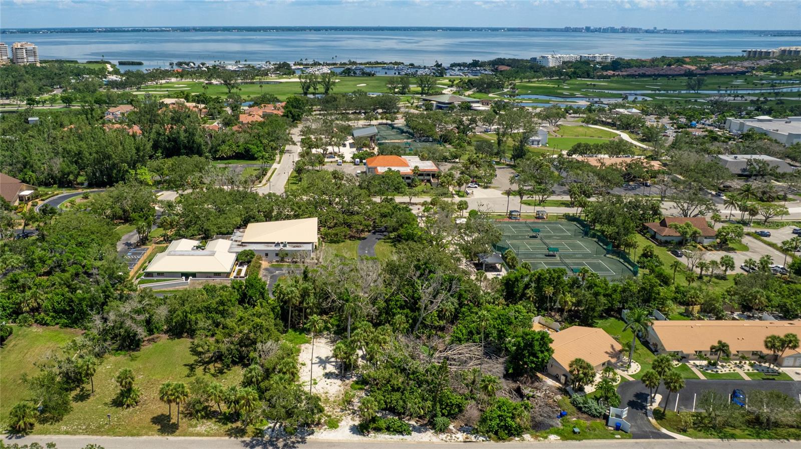 COQUINA BEACH - Land