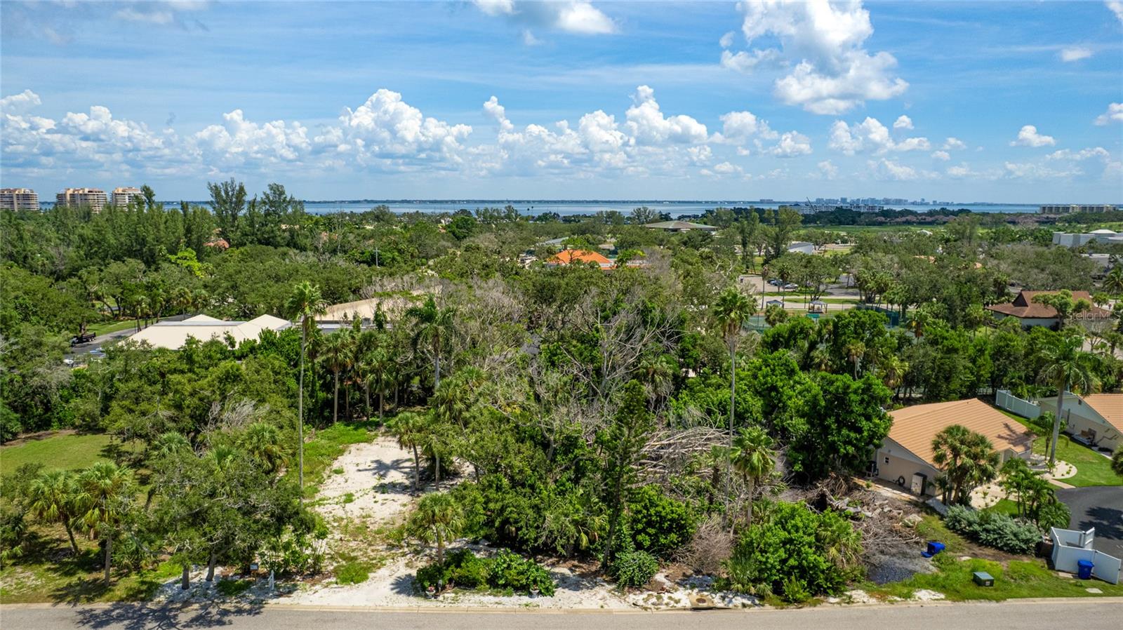 COQUINA BEACH - Land