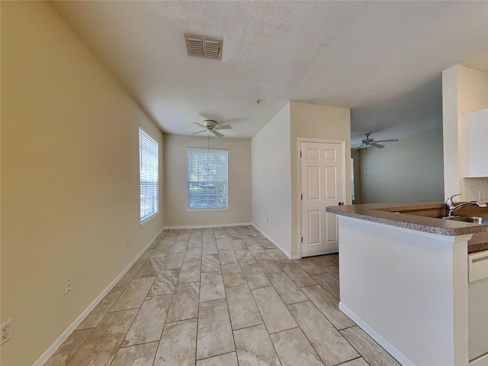 CRESCENT PLACE AT LAKE LOTUS CONDO - Residential Lease