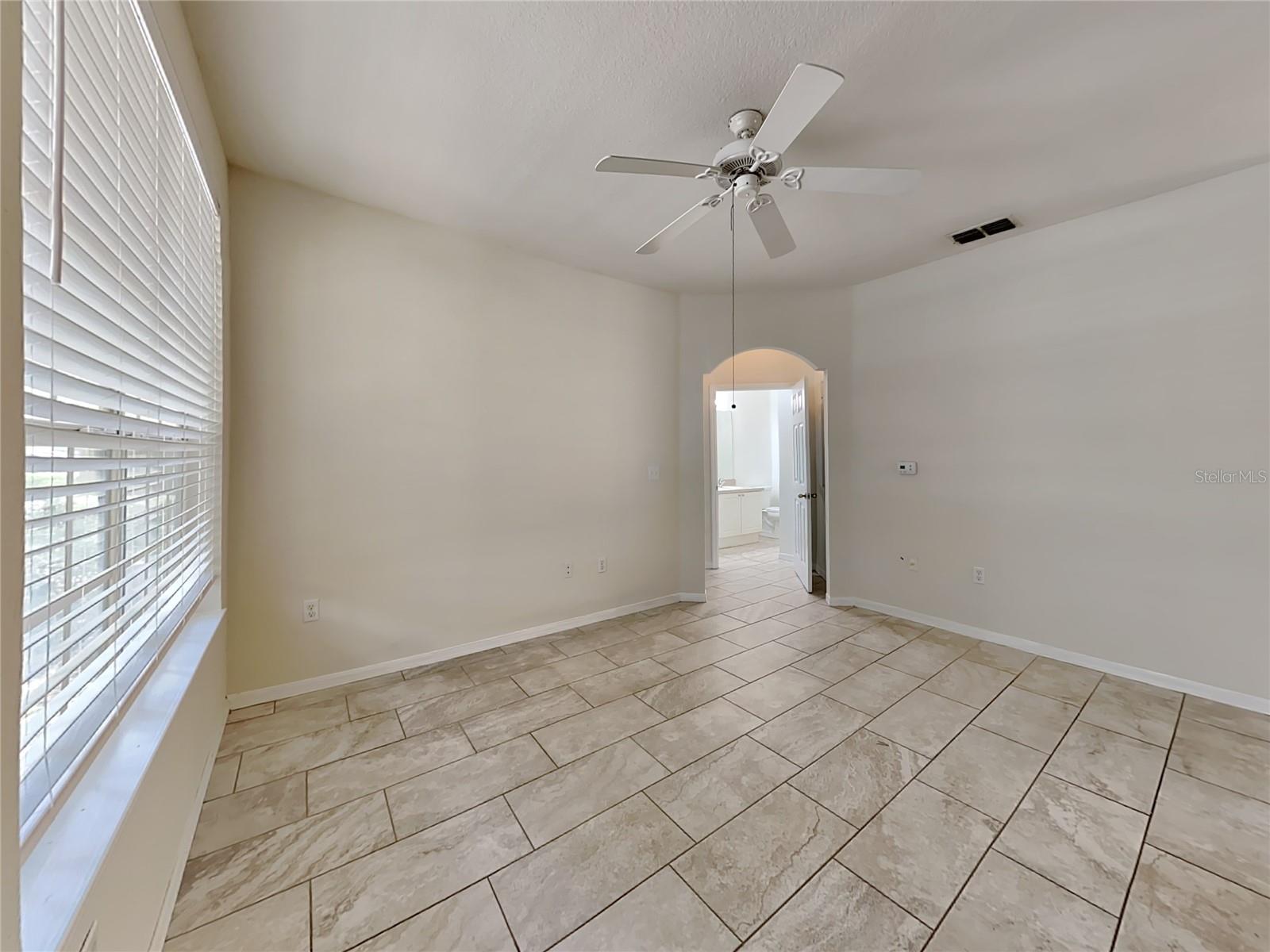 CRESCENT PLACE AT LAKE LOTUS CONDO - Residential Lease