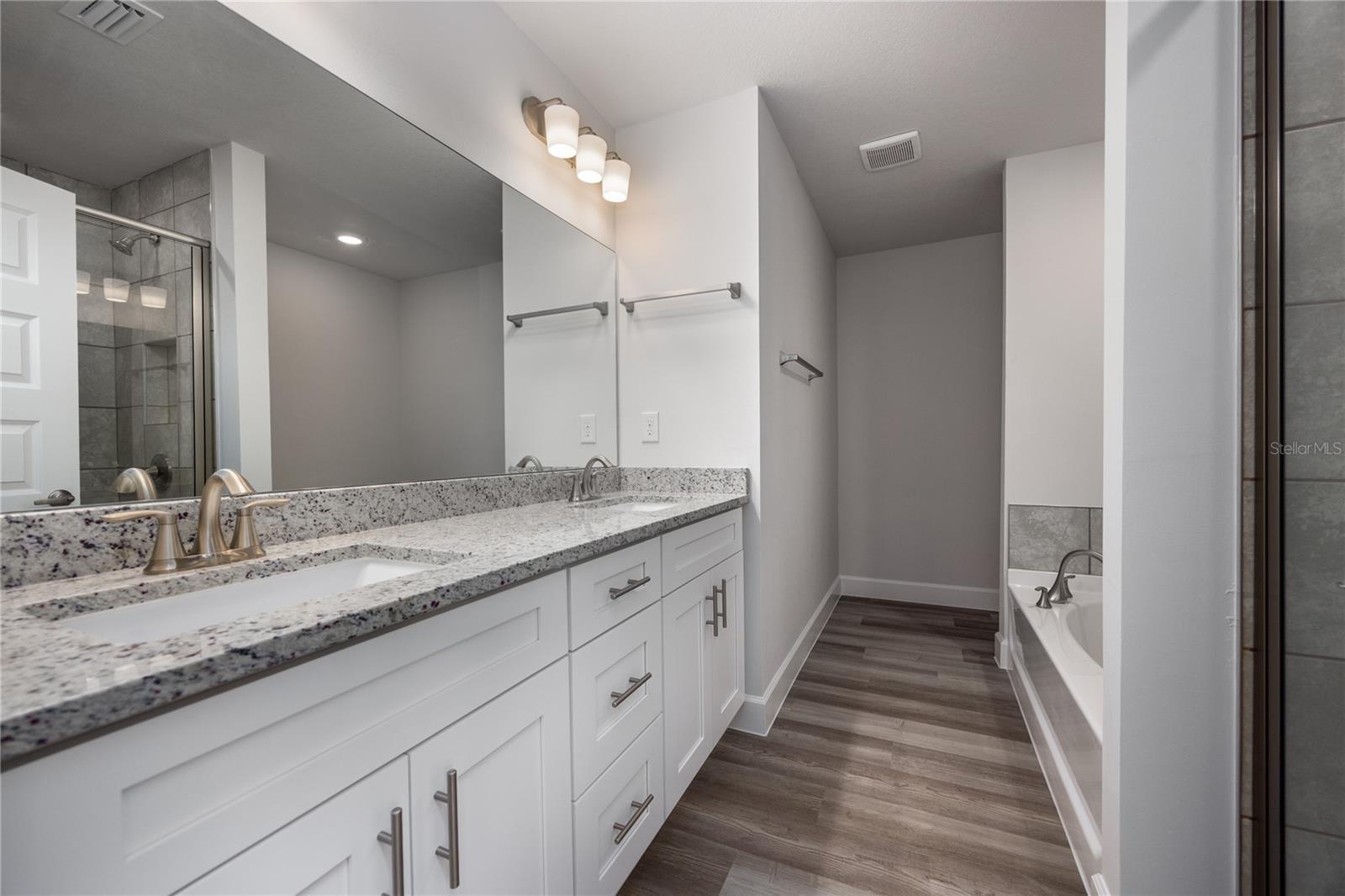 KIRKLAND FARMS - Residential