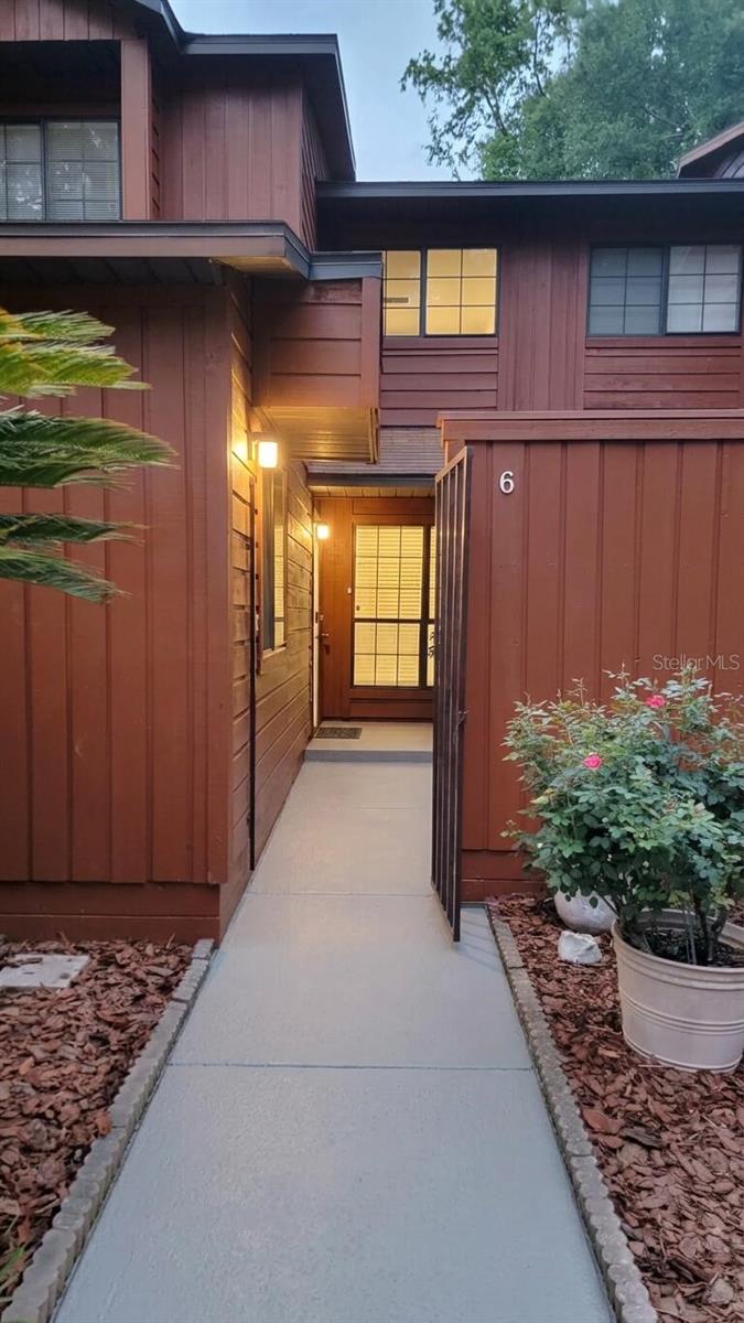 900 SW 62ND BOULEVARD B6