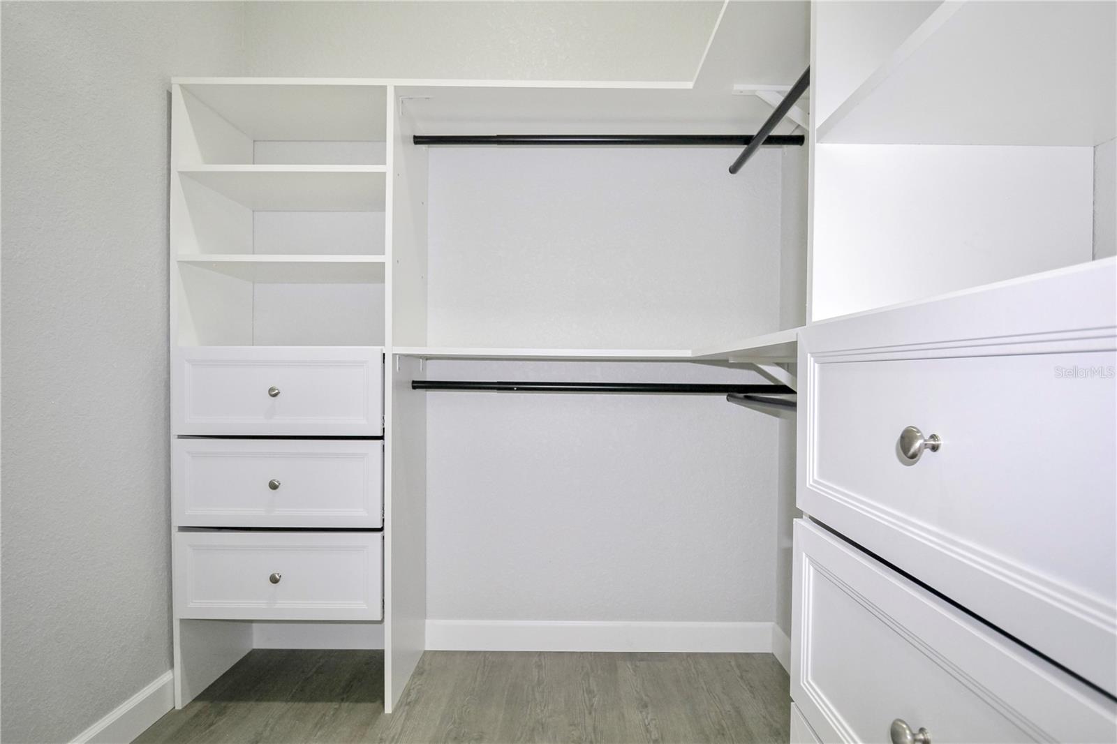 SUN N LAKE - Residential