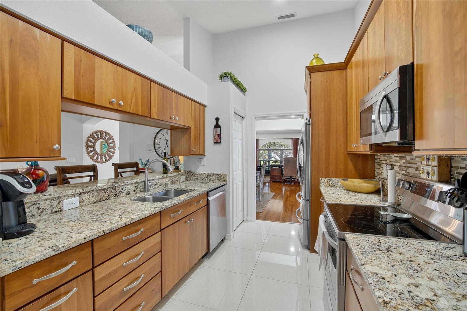 CLUBHOUSE ESTATES AT SUMMERFIE - Residential