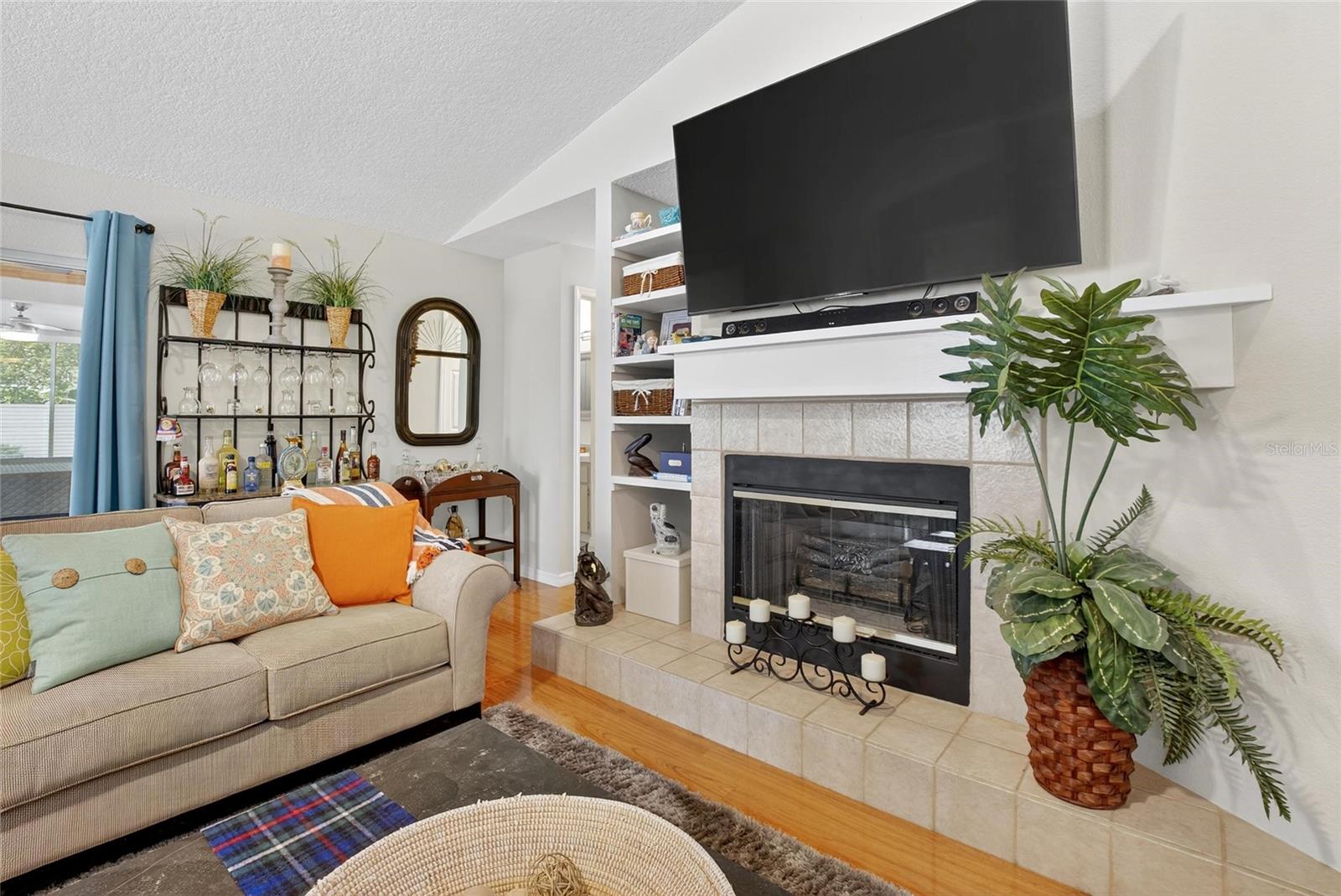 CLUBHOUSE ESTATES AT SUMMERFIE - Residential