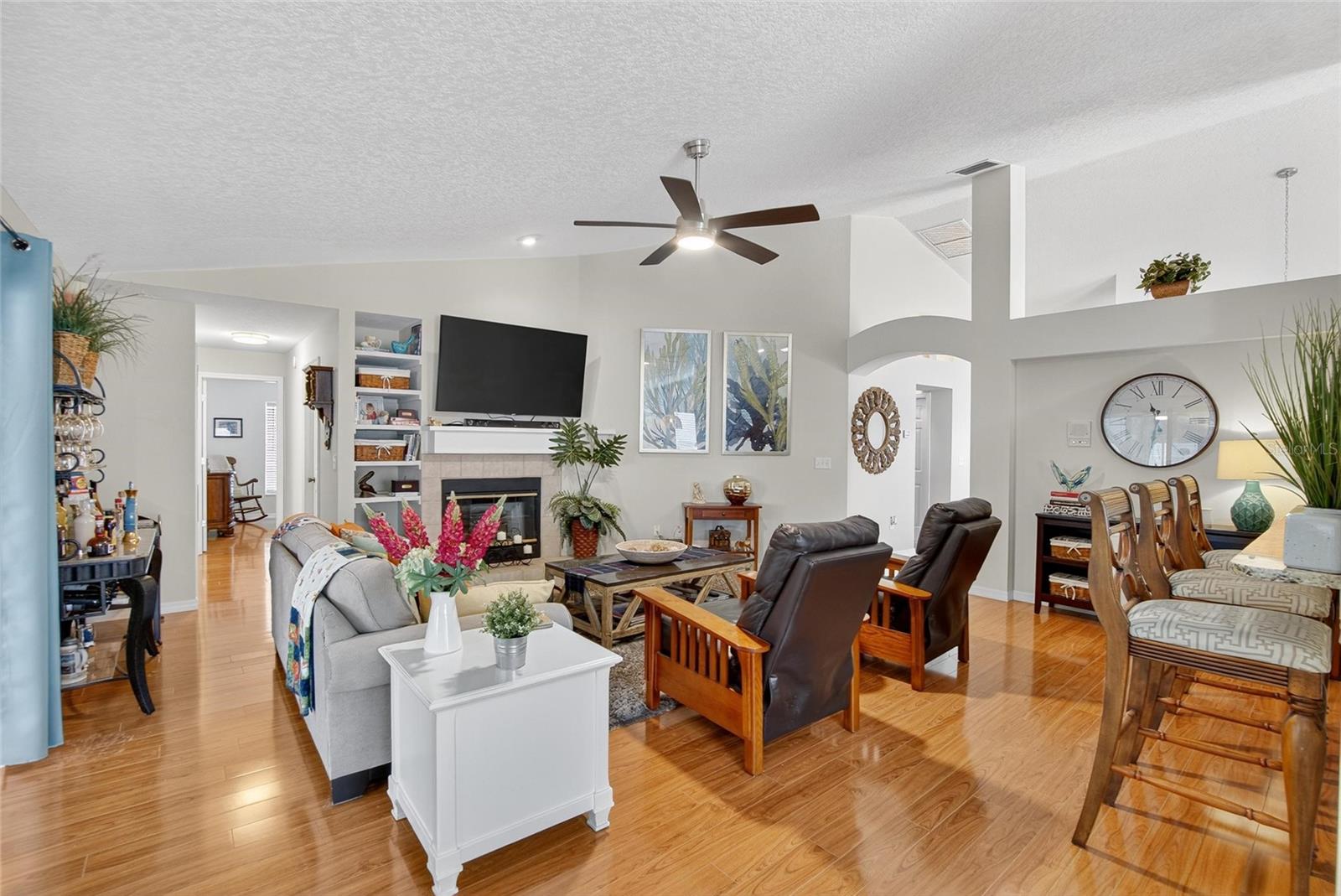 CLUBHOUSE ESTATES AT SUMMERFIE - Residential
